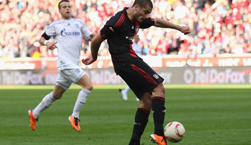 Eren Derdiyok erzielte mit einem Traumtor das 1:0 für Bayer Leverkusen gegen Schalke 04
