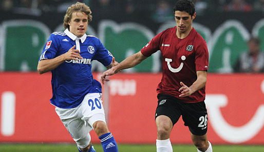 Teemu Pukki (l.) schnürrte bei seinem Startelfdebüt für den FC Schalke einen Doppelpack