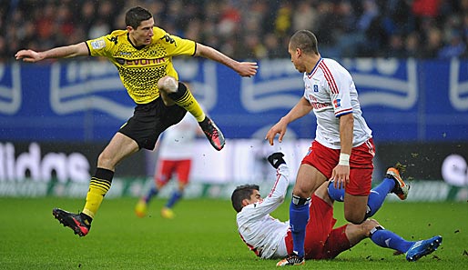 Dortmunds Robert Lewandowski (l.) war von der Hamburger Abwehr kaum zu halten