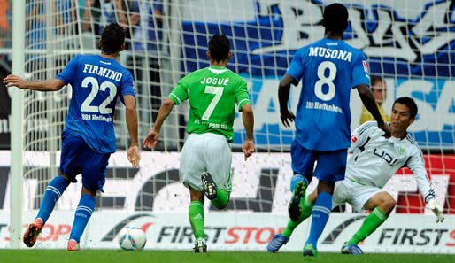 Hoffenheims Firmino traf in der Rückrunde zum 3:1-Endstand - gegen Hasebe im VfL-Tor!
