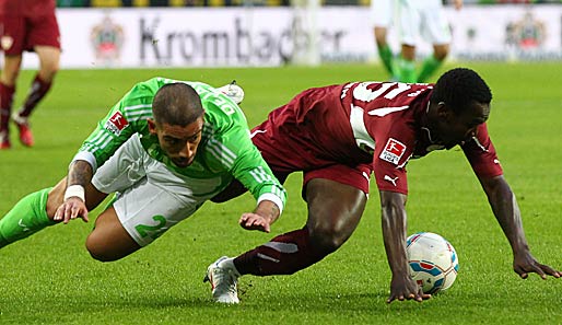 Stuttgart (mit Boka, r.) verlor zum Ende der Hinrunde in Wolfsburg (mit Dejagah) mit 0:1