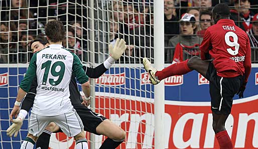 Letzte Saison siegte Freiburg zu Hause gegen Wolfsburg mit 2:1 - dank eines Tores von Cisse