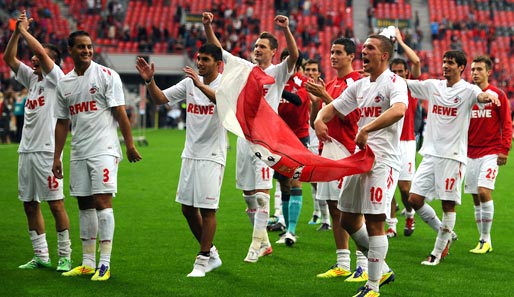 Der 1. FC Köln feierte den Derbysieg bei Bayer Leverkusen ausgelassen