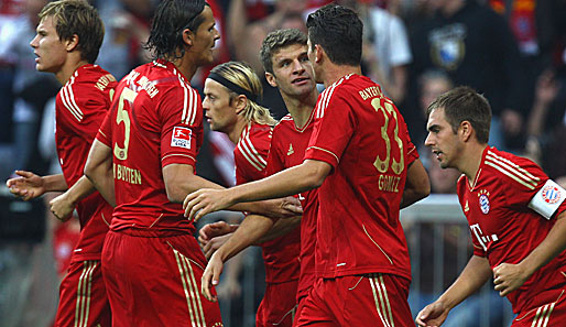 Gewohntes Bild in dieser Saison: Die Spieler des FC Bayern bejubeln den Führungstreffer