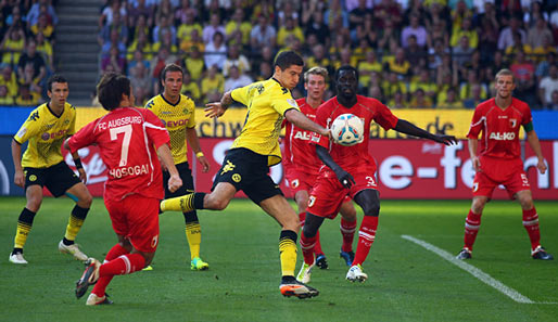 Robert Lewandowski erzielt in dieser Szene das 1:0 für Borussia Dortmund