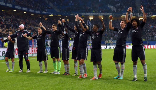 Ausgelassenes Feiern nach der Machtdemonstration: Die Spieler des FC Bayern in Hamburg