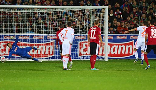 Per Elfmeter brachte Thomas Müller die Bayern in Führung