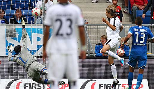 Im Hinspiel bekam Hoffenheim gegen Frankfurt die Hütte voll. Endstand: 0:4 für die Eintracht