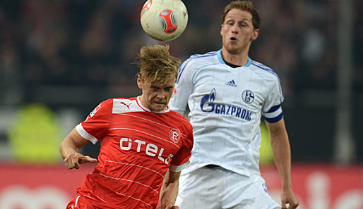 Im Hinspiel führte Schalke bereits mit 2:0, kassierte dann aber noch den Ausgleich