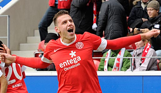 Adam Szalai erzielte einen Hattrick beim 3:0-Hinspielsieg der Mainzer