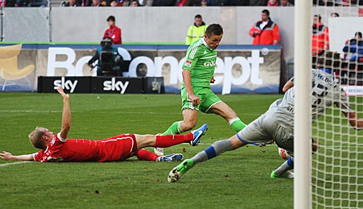 Ivica Olic macht das 2:0 für Wolfsburg in Düsseldorf. Endstand 4:1 für den VfL