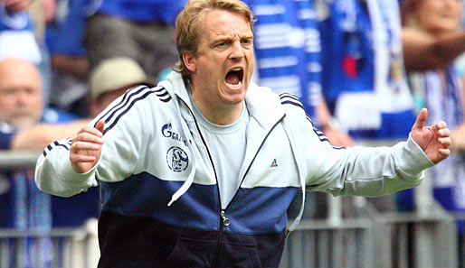 Fürth-Coach Mike Büskens stand auch schon beim FC Schalke 04 an der Seitenlinie