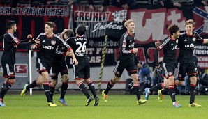 Leverkusen fuhr gegen Nürnberg einen ungefährdeten Sieg ein und hält damit Kontakt zu den Bayern