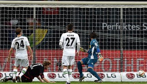 Das 1:0: Kießling nickt zur Leverkusener Führung ein und beendet seine Torflaute