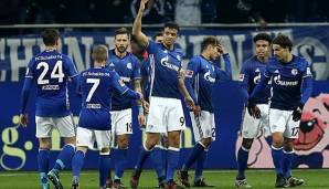Der FC Schalke sprang mit einem Arbeitssieg gegen Augsburg auf Platz zwei