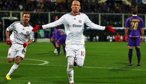 Arjen Robben (M.) traf gegen Florenz in der 64. Minute zum 2:3