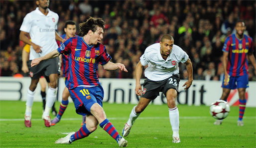 Lionel Messi erzielt hier das 2:1 für Barca gegen Arsenal