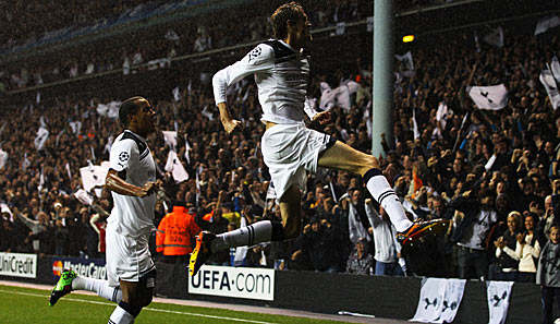 Peter Crouch (r.) erzielte drei Tore beim Sieg von Tottenham Hotspur