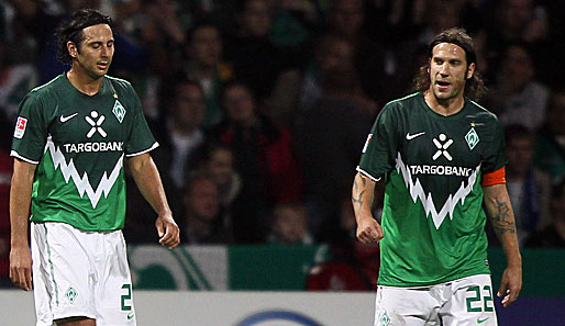 Torsten Frings (r.) und Claudio Pizarro fehlen Werder Bremen bei Inter Mailand