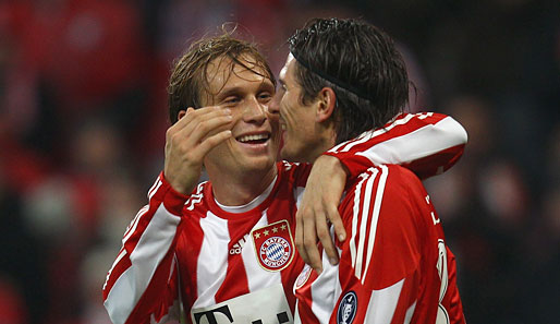 Andreas Ottl (l. mit Mario Gomez) spielt seit 1996 für den FC Bayern München