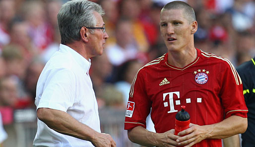 Bastian Schweinsteiger (r.) möchte 2012 mit der Nationalelf und mit den Bayern Titel gewinnen