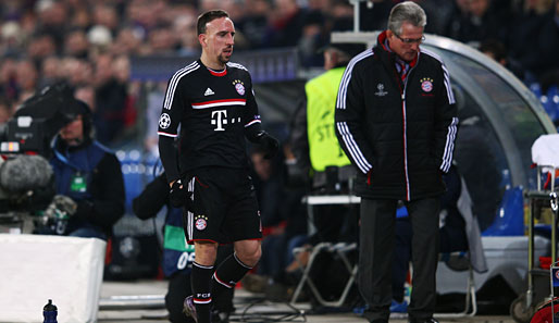 Wort- und grußlos ging Franck Ribery (l.) nach seiner Auswechslung an Jupp Heynckes vorbei