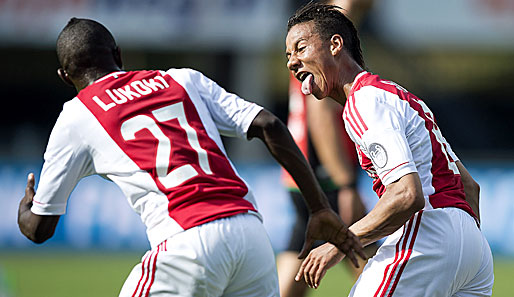 Jubel auf holländisch: Die Ajax-Spieler Lukoki (l.) und Sana feiern ein Tor