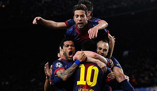 Die Spieler des FC Barcelona feiern den Einzug ins CL-Viertelfinale