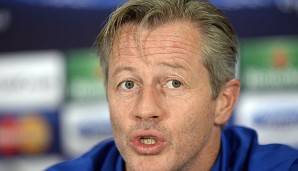 Jens Keller steht bei Schalke nach dem Remis gegen Frankfurt wieder in der Kritik