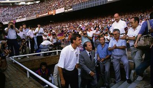 Johan Cruyff bei seiner Rückkehr als Trainer in Camp Nou im Sommer 1988