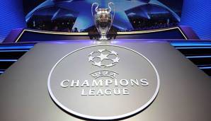 Die Champions League Trophäe mit dem Logo der CL