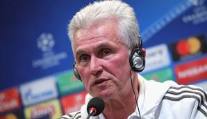 Jupp Heynckes spricht in der Pressekonferenz der Bayern vor dem morgigen Spiel gegen Besiktas.