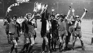 4 Titel: Phil Neal (England, 2.v.l.) mit dem FC Liverpool (1976/77, 1977/78, 1980/81, 1983/84).