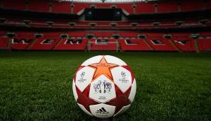 Saison 2010/11: Im Finale färbte sich die Kugel dann wieder Rot. Das Endspiel fand im Wembley in London statt. In England dürfen die Löwen natürlich nicht fehlen.