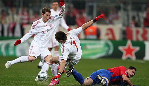 Der FC Bayern obenauf, Steaua Bukarest am Boden. Die Münchener gewannen souverän mit 3:0