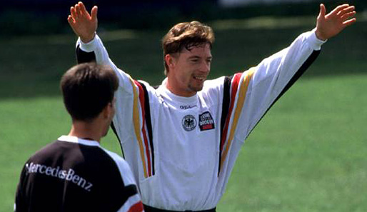 Steffen Freund im Kreis der Nationalelf. Von 1995 bis 1998 bestritt er 21 Spiele fürs DFB-Team