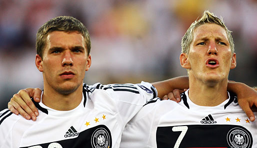 Lukas Podolski und Bastian Schweinsteiger haben sich gegen den Schritt ins Ausland entschieden