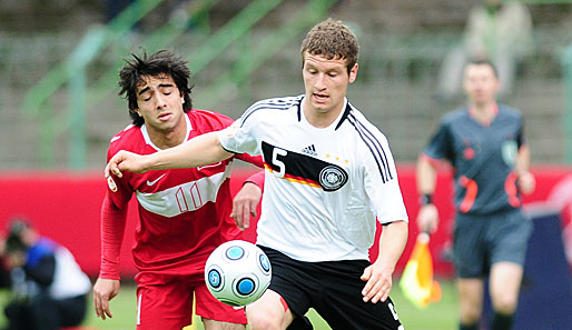Shkodran Mustafi vom Hamburger SV überzeugte bisher in der Innenverteidigung