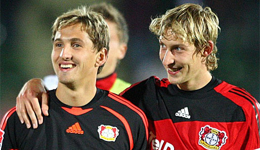 Bei Bayer Leverkusen sind Rene Adler (l.) und Stefan Kießling (r.) Garanten für den Erfolg