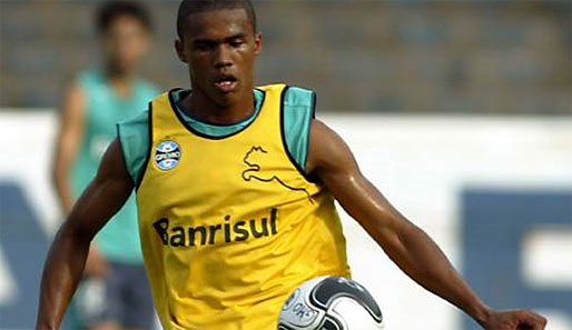 Stand in vier WM-Spielen erst einmal in der Startelf: Gremio-Youngster Douglas Costa