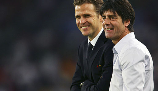 Sind auch über die WM 2010 hinaus für das DFB-Team verantwortlich: Oliver Bierhoff und Jogi Löw