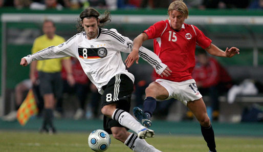 Torsten Frings (l.) bestritt im Februar 2009 sein bisher letztes Spiel für Deutschland