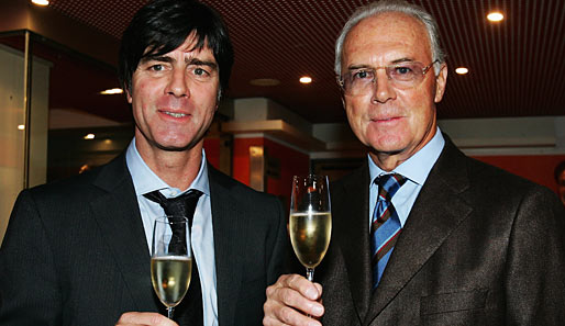 Joachim Löw ist seit 2006 Bundestrainer, Franz Beckenbauer wurde 1990 als solcher Weltmeister
