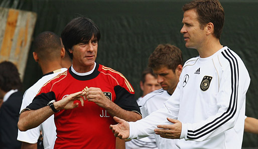 Der nächste Schritt: DFB-Trainer Joachim Löw (l.) will zu Weltmeister Spanien aufschließen