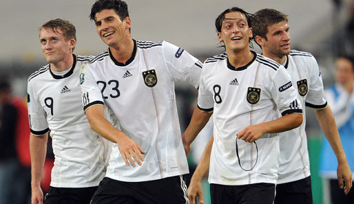 Mario Gomez, Mesut Özil und Thomas Müller greifen in diesem Jahr nach dem Ballon D'Or