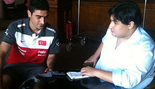 SPOX-Redakteur Demireli traf Mehmet Ekici im Teamhotel der Türkei in Istanbul