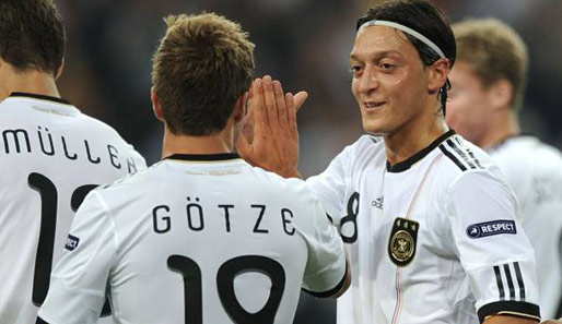 Mit Gözilla gegen die Ukraine: Mario Götze (l.) und Mesut Özil sollen gemeinsam auflaufen