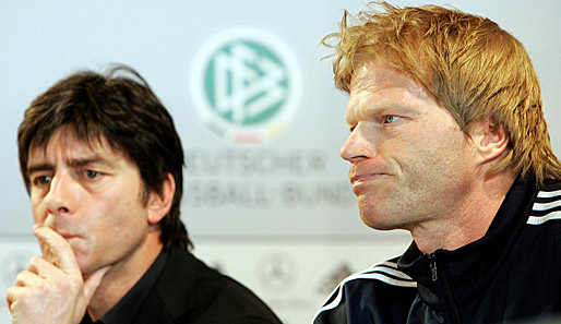 Bis 2006 spielte Kahn in der Nationalelf. Löw (l.) war damals noch Co-Trainer
