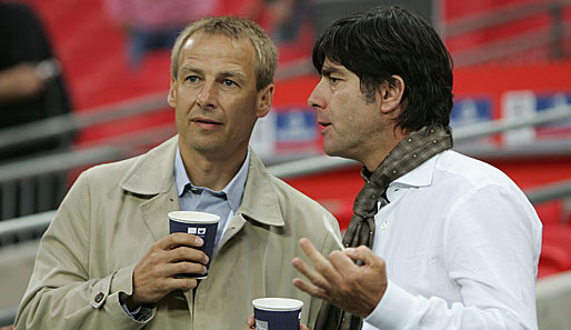 Sind im Juni dann Konkurrenten: Joachim Löw (r.) und sein Vorgänger Jürgen Klinsmann