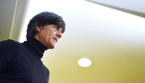 Bundestrainer Joachim Löw schickt eine völlig neue Mannschaft aufs Feld
